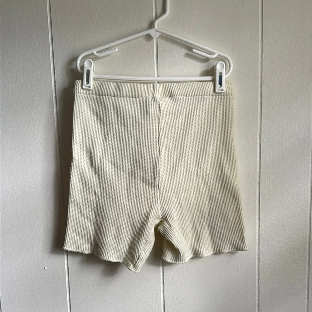 Skims Cream Waffle Short Sz M - Picture 4 of 4